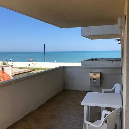 Bilocale Fronte Mare *